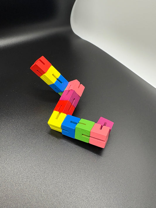 Fidget Cube – Wooden Twist Puzzle