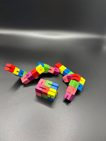 Fidget Cube – Wooden Twist Puzzle